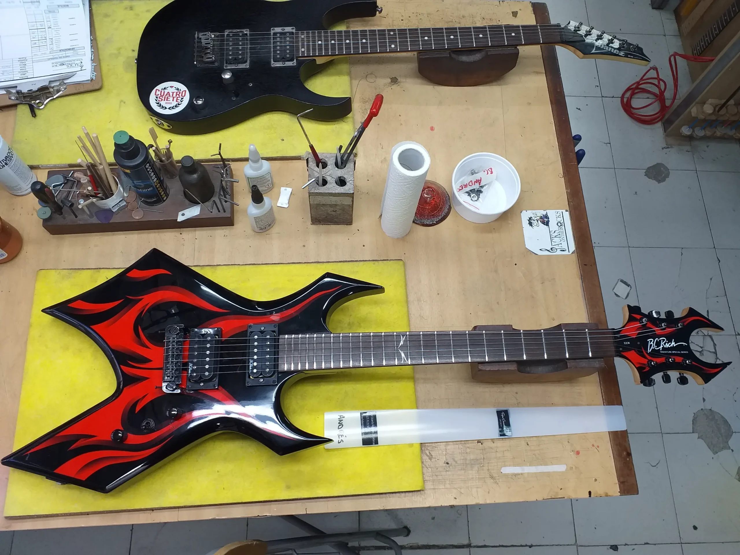 reparación de guitarras eléctricas