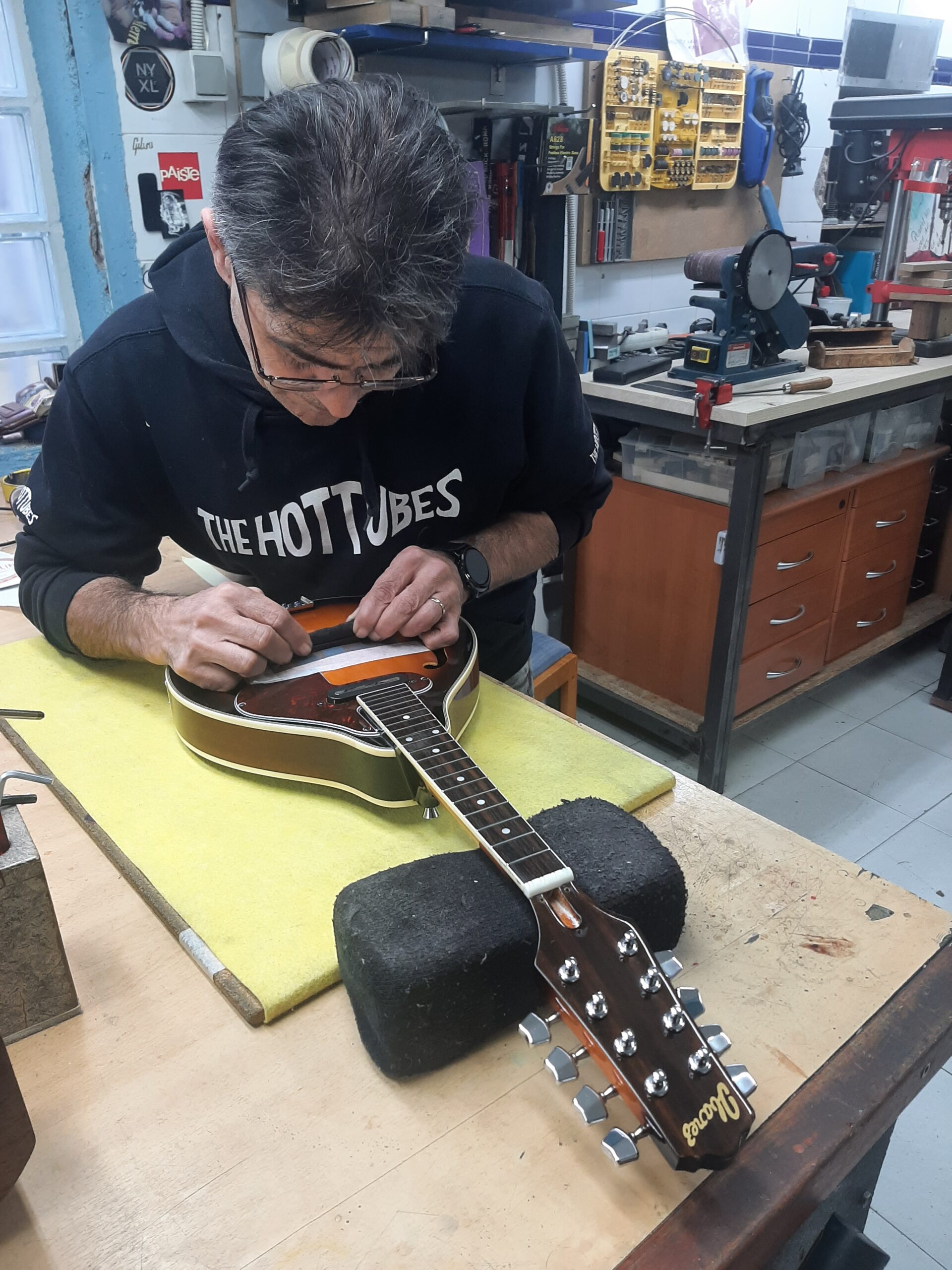 reparación de bandurrias y mandolinas
